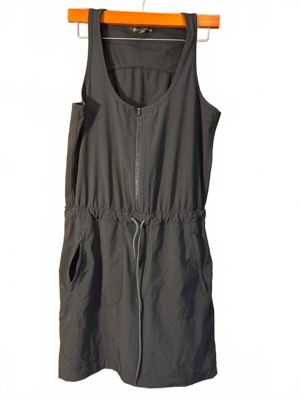 Athleta Expedition Skort Dress in classic black - Size 4